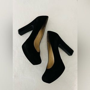 Black suede platform pumps